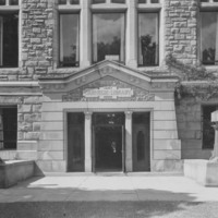 http://www.oberlinlibstaff.com/omeka203/plugins/Dropbox/files/Carnegie_Library_entrance_1930.jpg