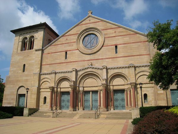 1024px-Oberlin_College_-_Finney_Chapel.jpg