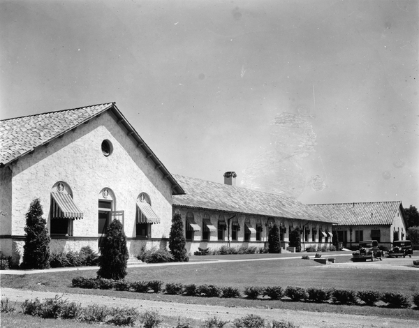 Allen_Memorial_Hospital_exterior_1928_mod.jpg